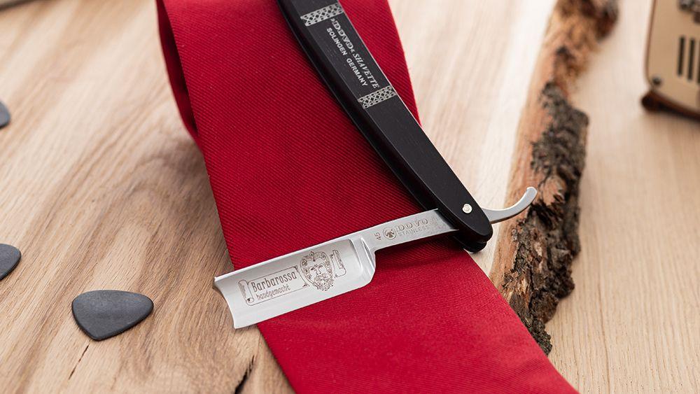 Dovo Straight Razor, Ebony Barbarossa, 5/8 in.