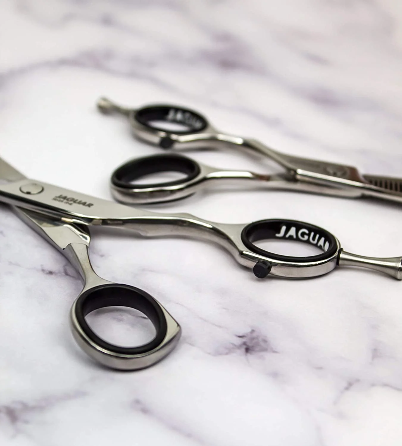 Jaguar German Relax 5.5 in. in. Offset Thinning Barbershop & Salon Shears Stainless Steel Texturizing Scissors - Image 5