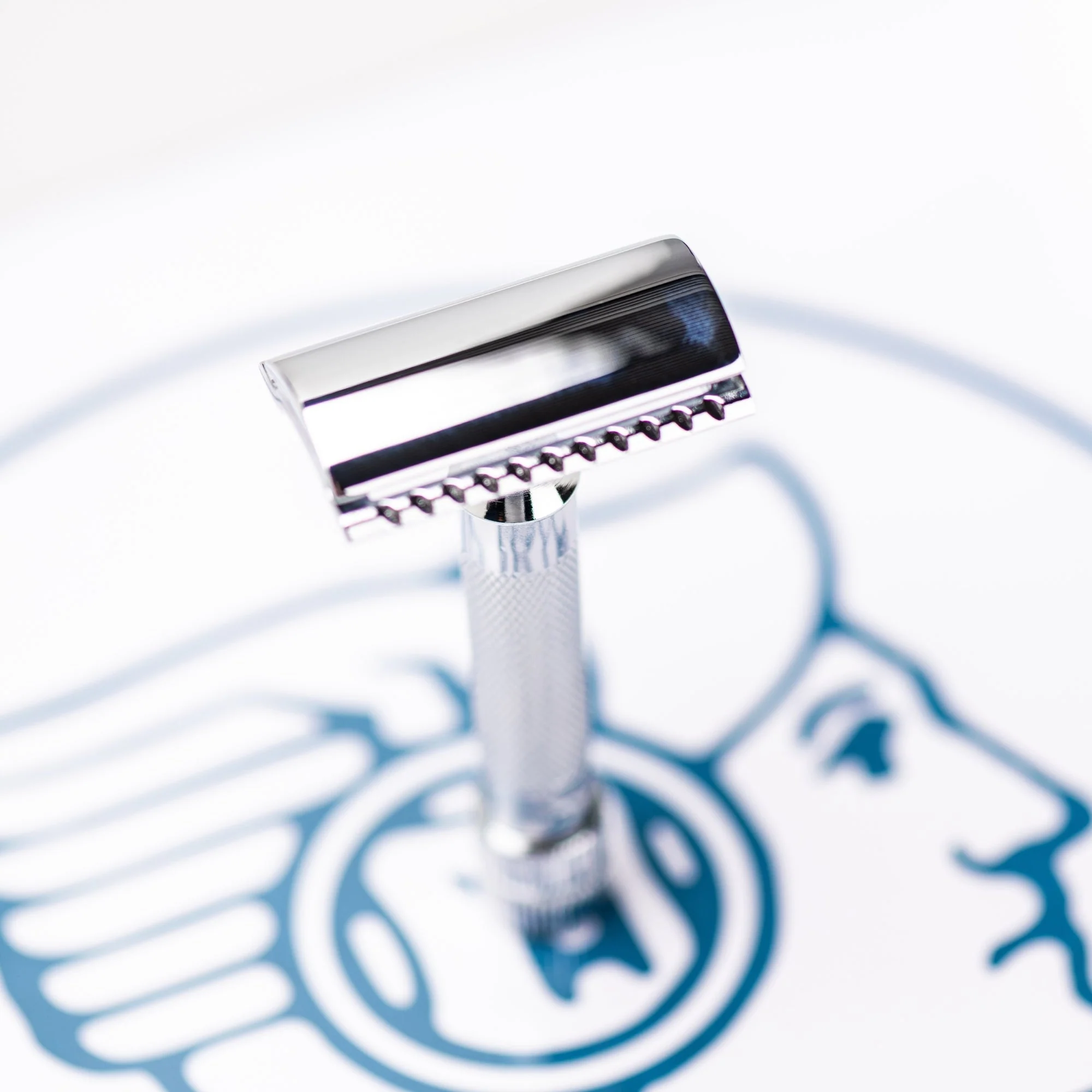 Merkur Double Edge Safety Razor, Straight Cut, Extra Thick Handle, Chrome - Image 3