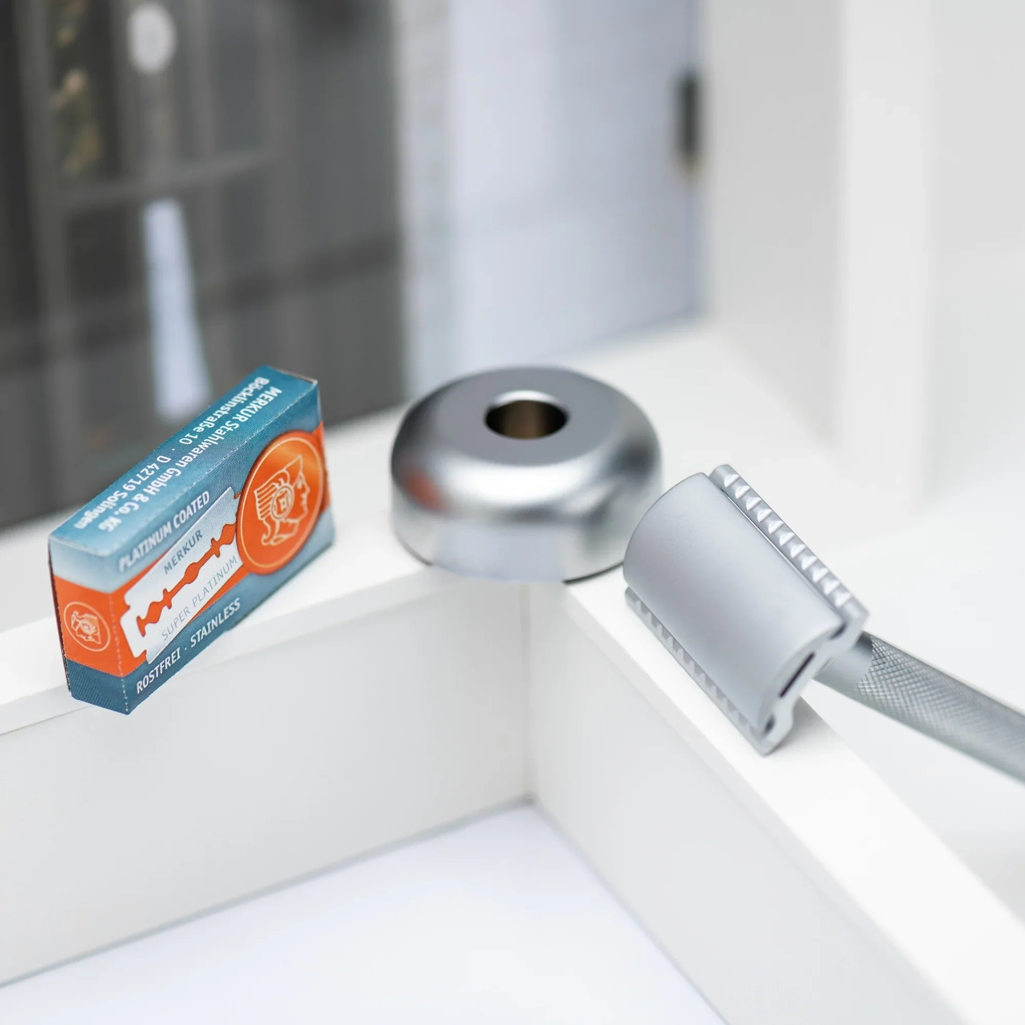 Merkur Razor Set 2-pieces (Razor 22 002 and Stand 4005 002), Matt Chrome, MK-2281002 - Image 4
